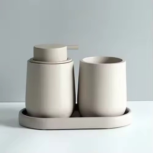 Home Essentials Bathroom Accessories - Butelka na balsam z żywicy, kubek