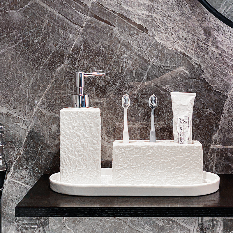 Niezbędny zestaw akcesoriów ła – Home Essentials Bathroom Accessories recenzja i cena
